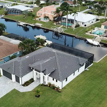 Beautiful, Fun Home W/3 Masters, Pool & Spa